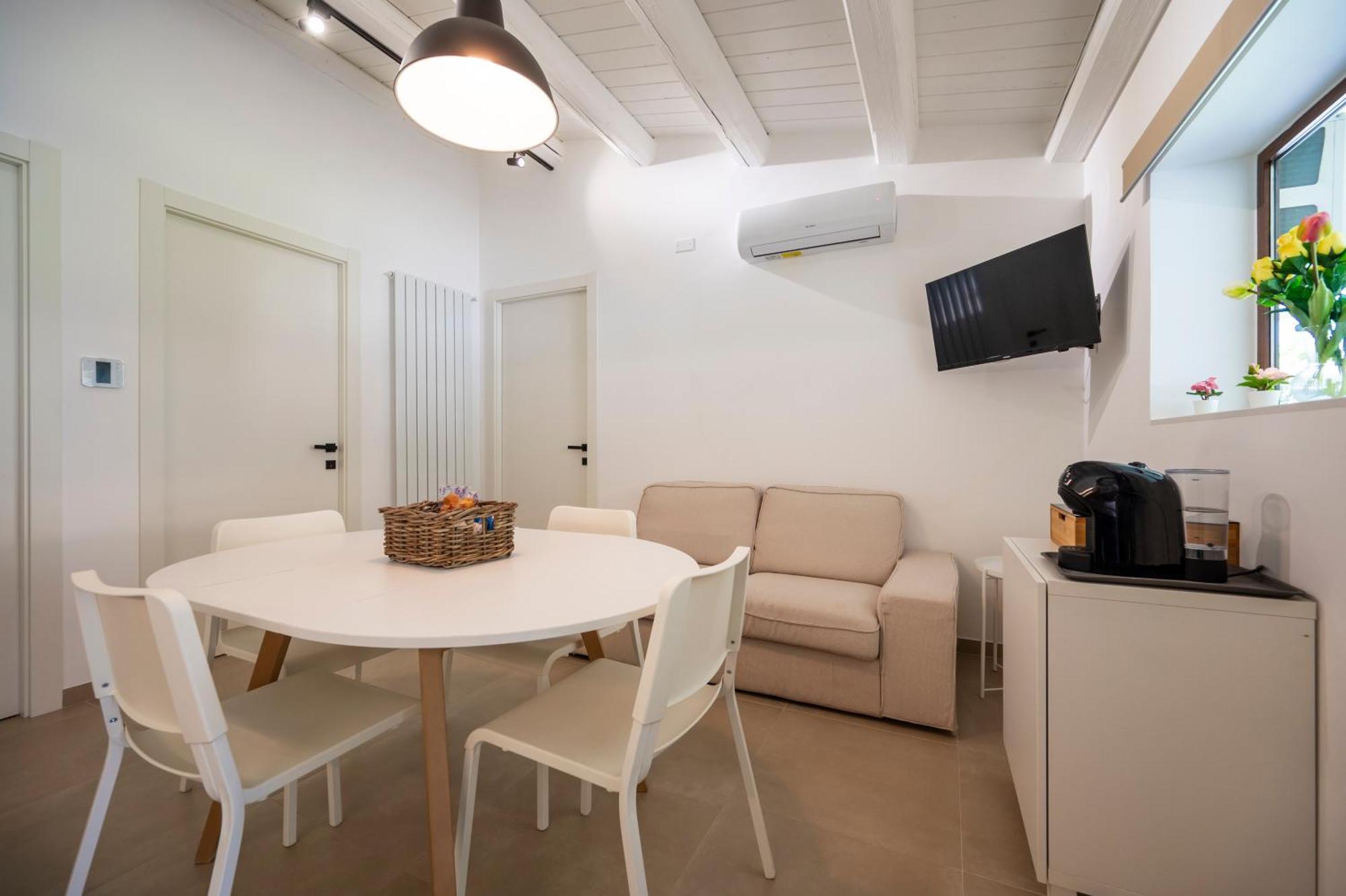 אבולה Villa Dolmen Beach מראה חיצוני תמונה