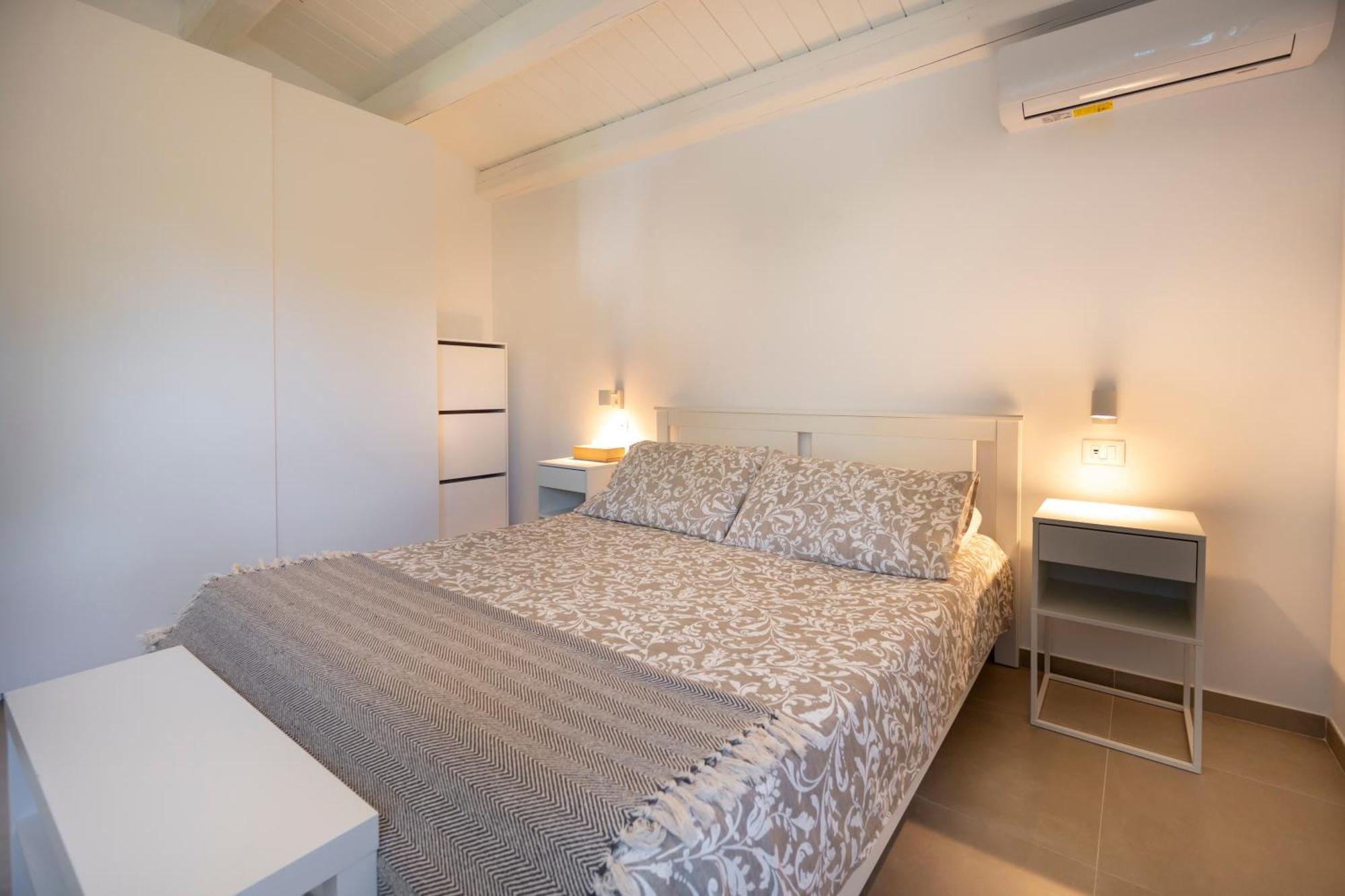 אבולה Villa Dolmen Beach מראה חיצוני תמונה