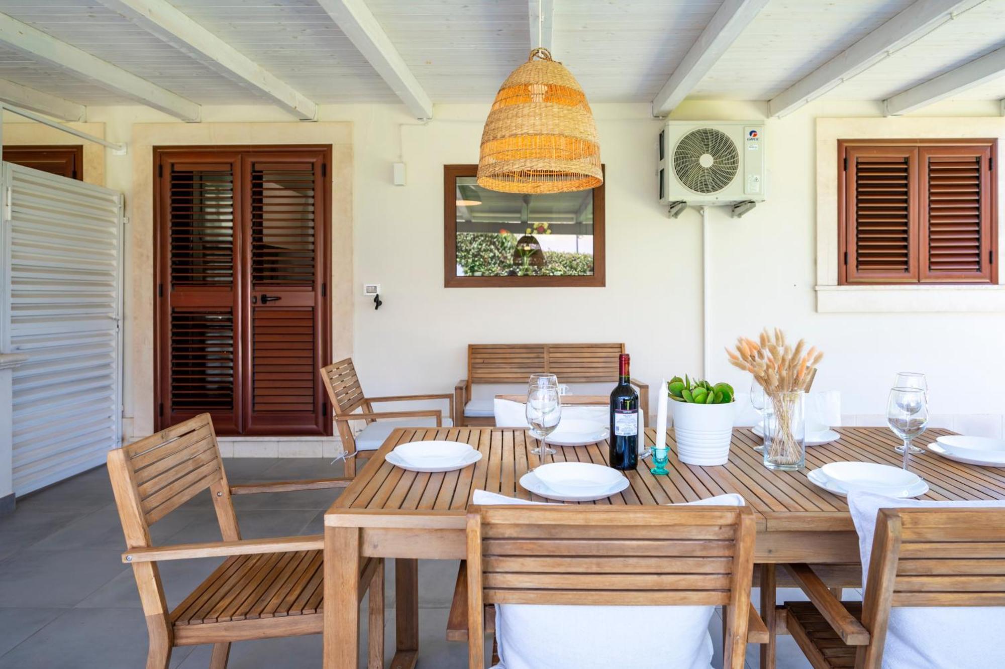 אבולה Villa Dolmen Beach מראה חיצוני תמונה