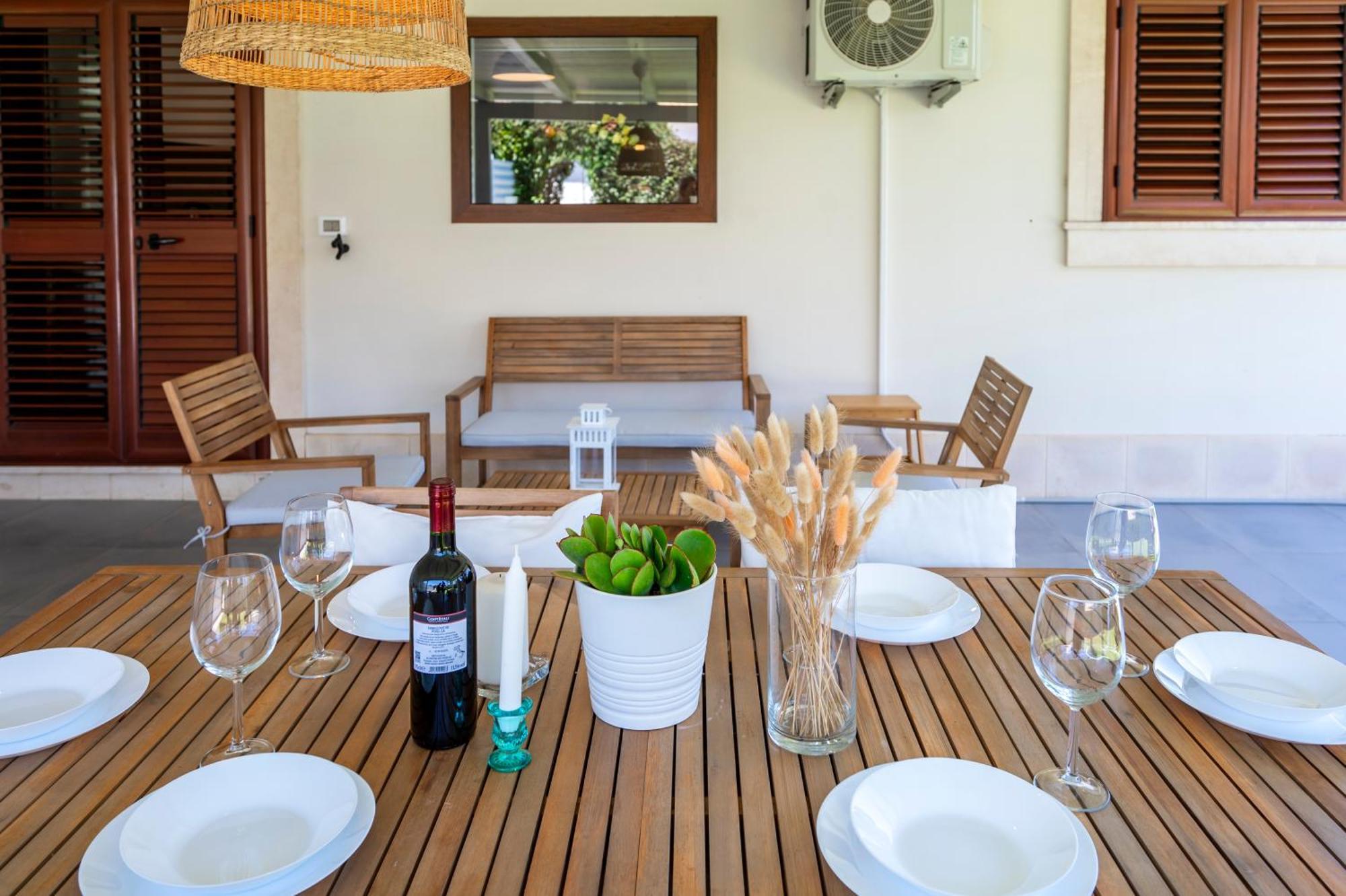 אבולה Villa Dolmen Beach מראה חיצוני תמונה