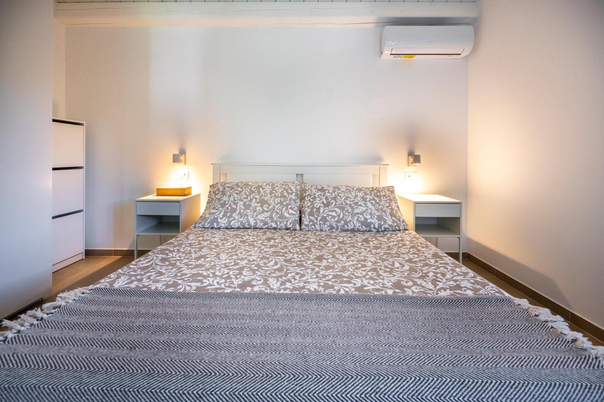 אבולה Villa Dolmen Beach מראה חיצוני תמונה