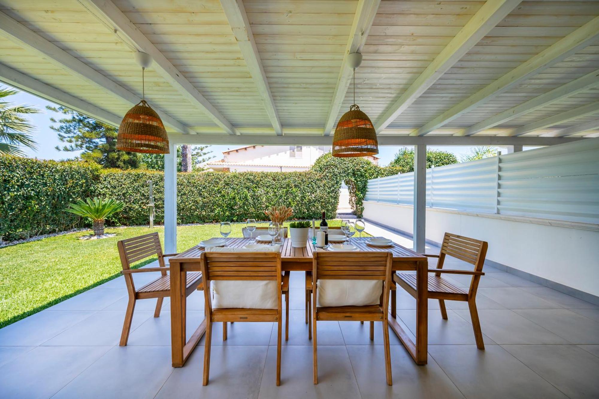 אבולה Villa Dolmen Beach מראה חיצוני תמונה