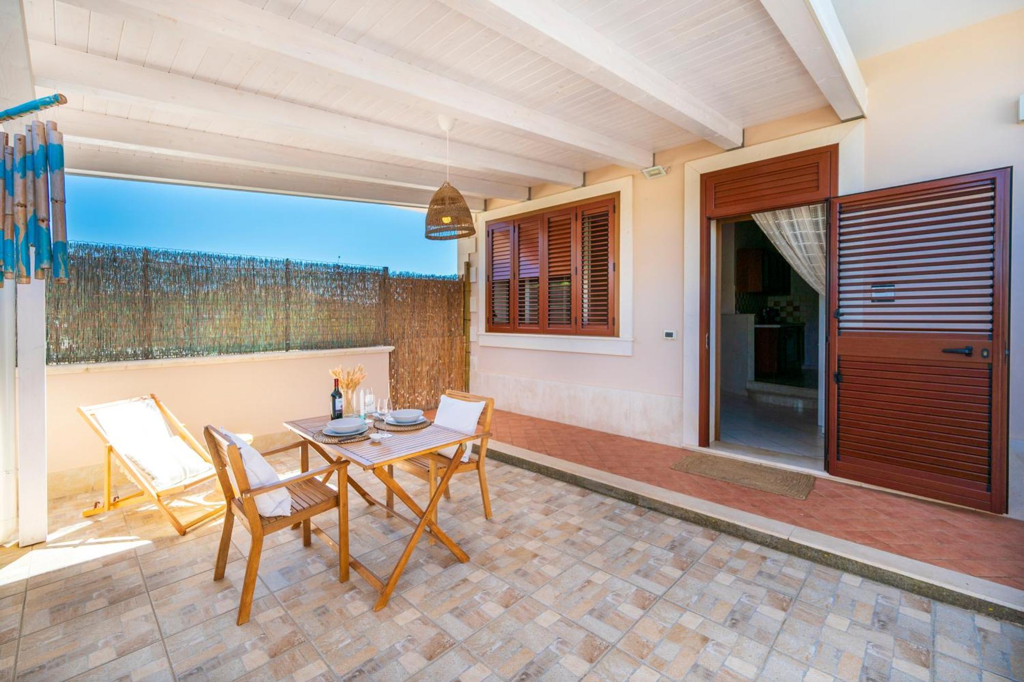 אבולה Villa Dolmen Beach מראה חיצוני תמונה